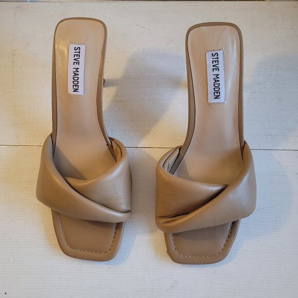 Steve Madden Shoes - NWT $79 Steve Madden Tan Mules
